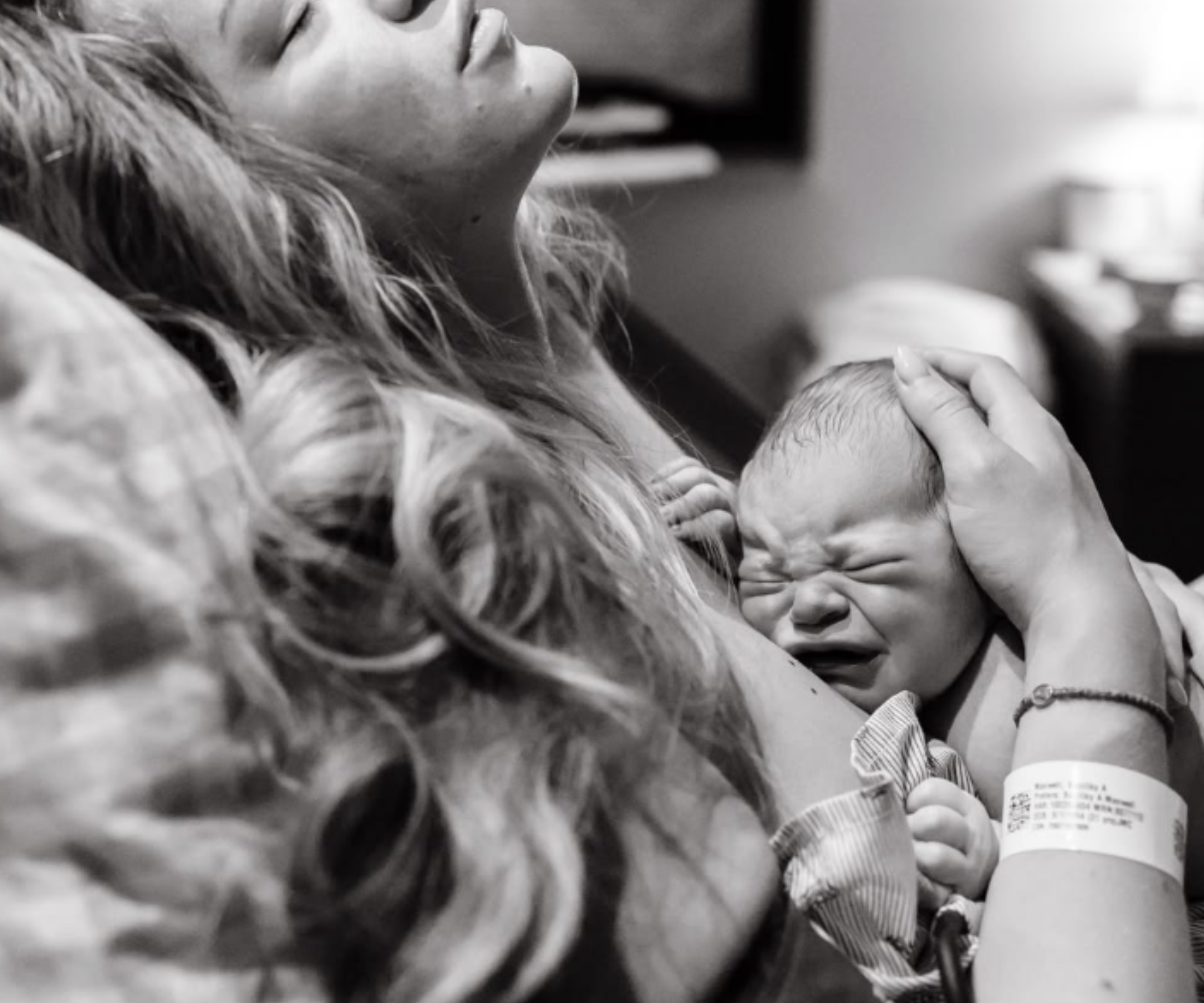 What nobody tells you about the first moments after birth...